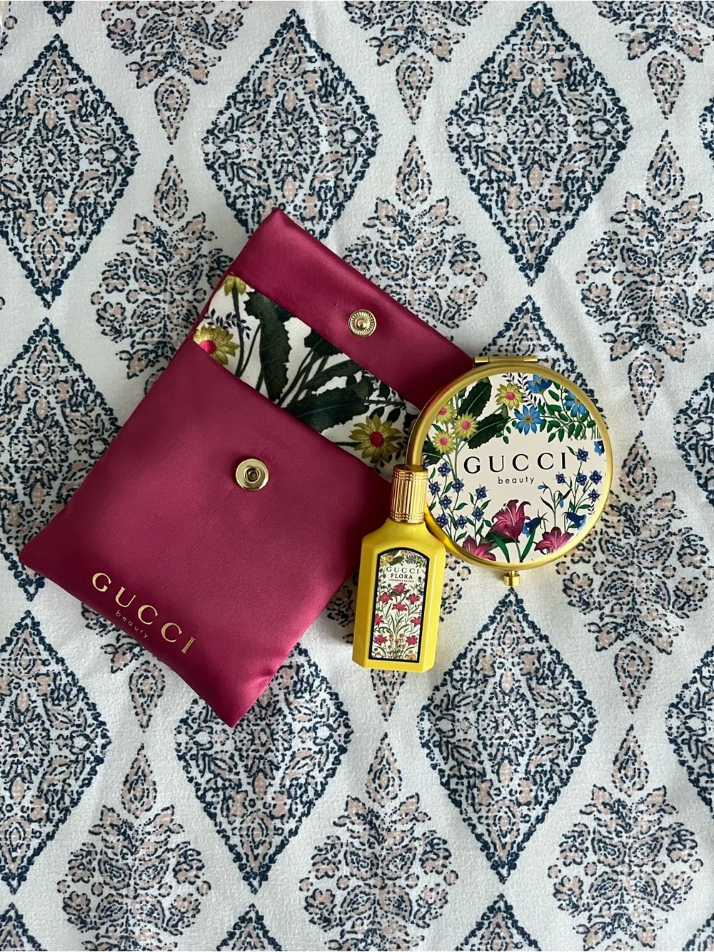 GUCCI Burgundy Leather Compact Cosmetic Pouch with Gold Mirror